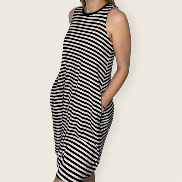 Time and Tru Striped Dress with pockets - Picture 1 of 7